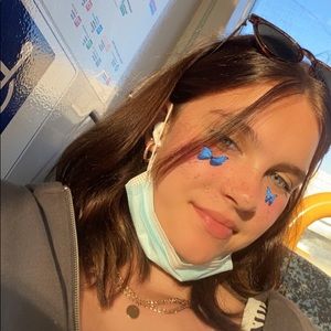 Meet your Posher, Mia